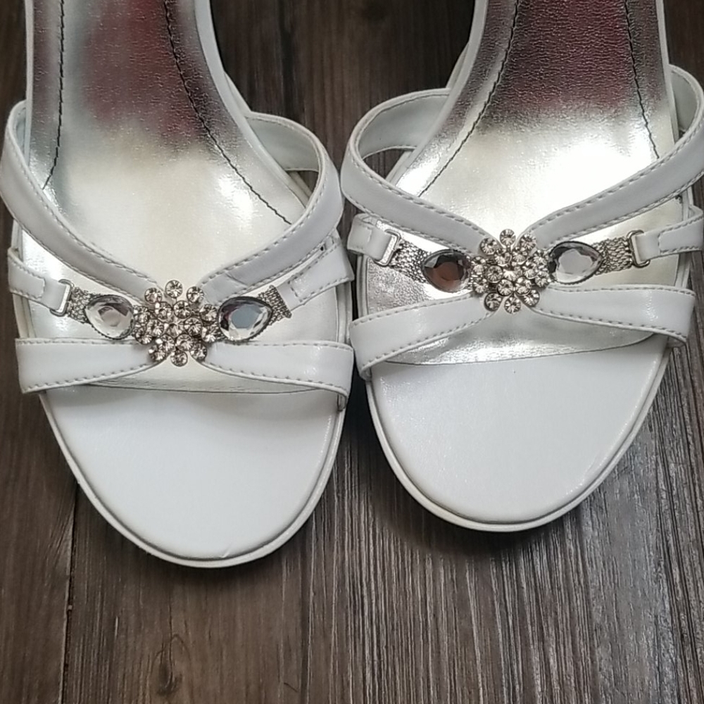 LASONIA White Strappy Heels - Picture 3 of 9